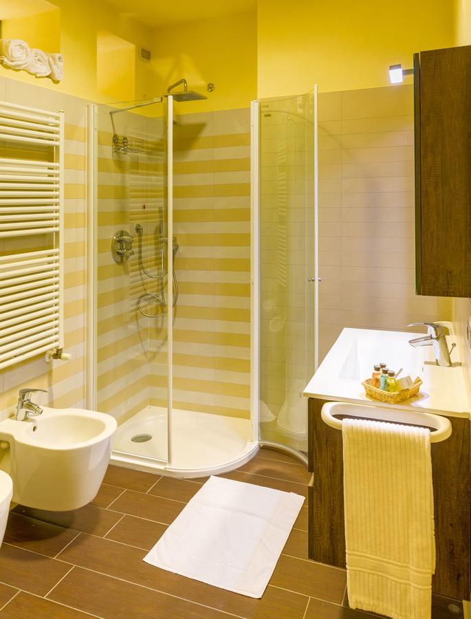 Villa Luisa Rooms And Breakfast Peschiera del Garda Bagian luar foto